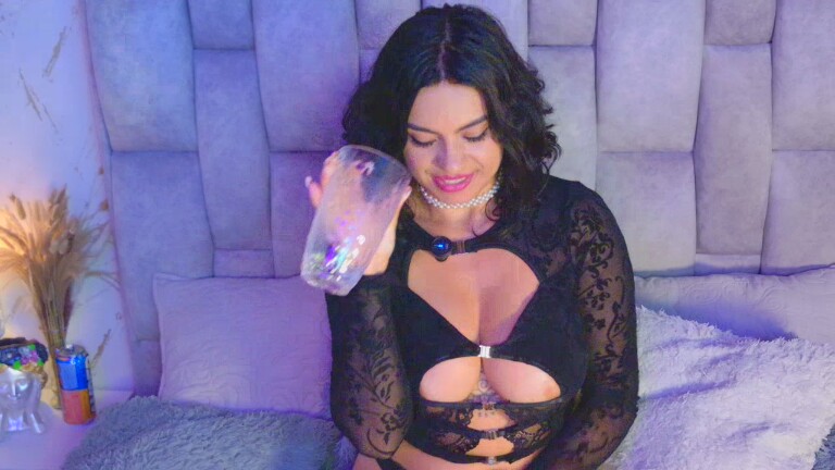 MaiaCooper's Streamate show and profile