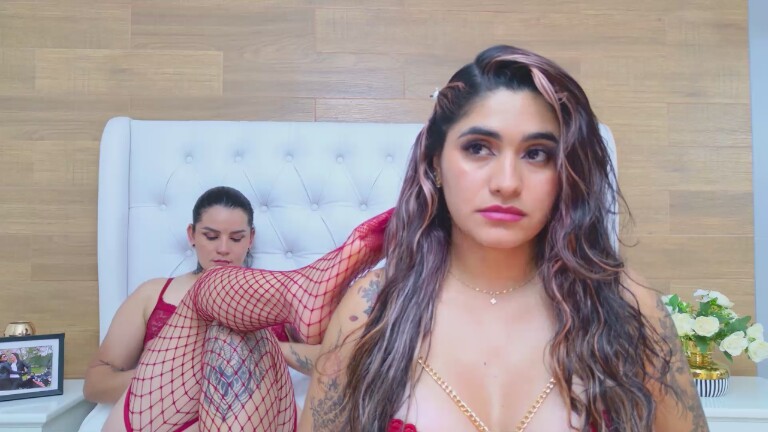 MaraAndSaray's Streamate show and profile