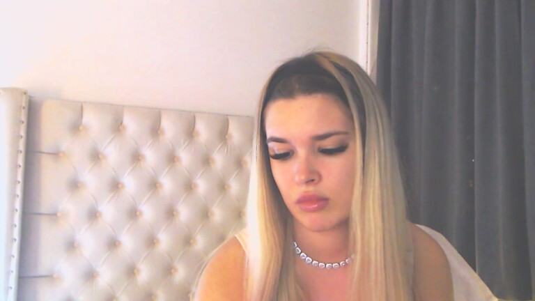 SharaBell's Streamate show and profile