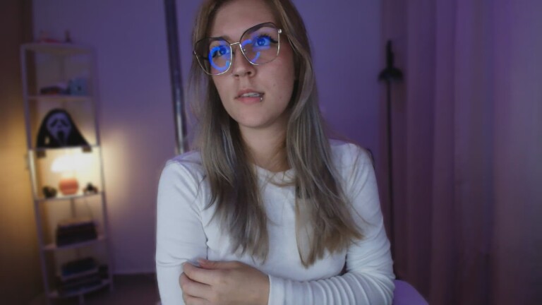 LindaSofiaa's Streamate show and profile