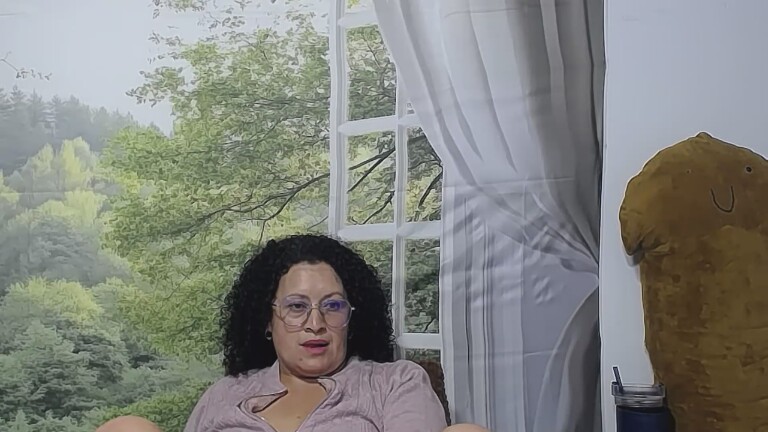 nikol32's Streamate show and profile