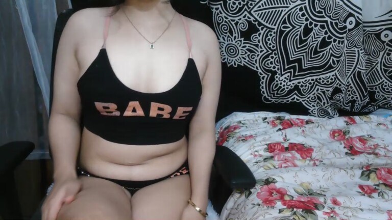 naughty_sandra's Streamate show and profile