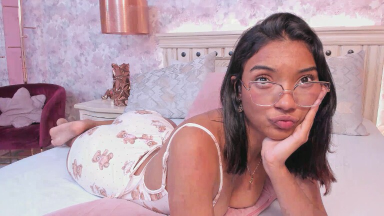 SidneyLovee's Streamate show and profile