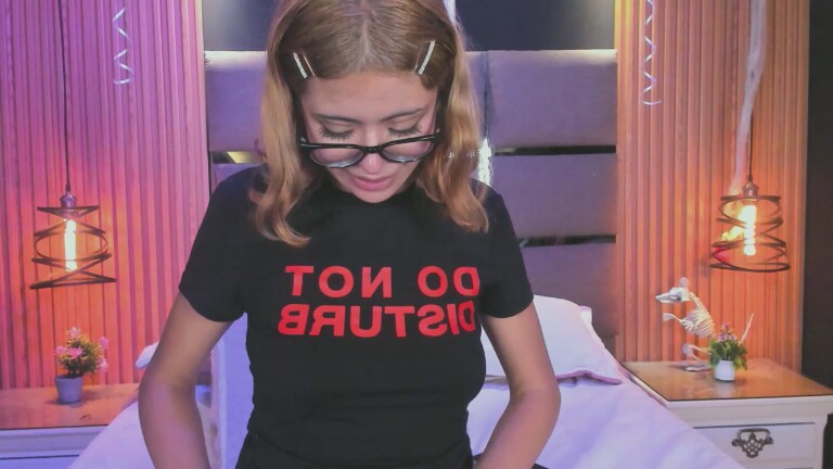 Alana_WaIker's Streamate show and profile