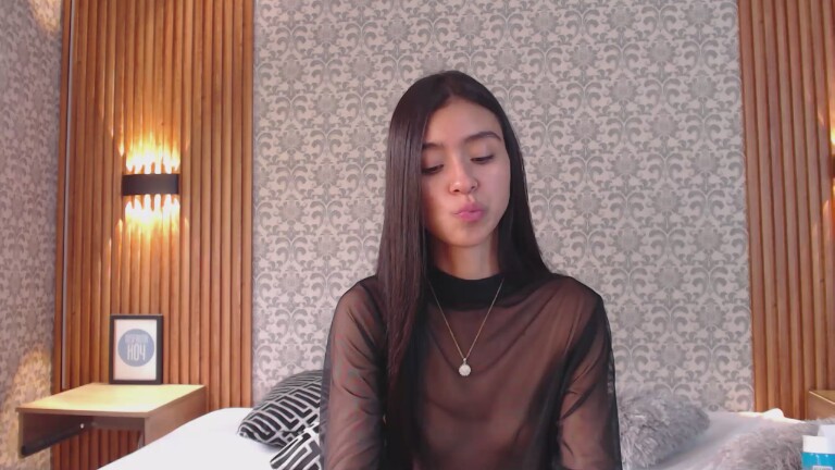 Charlotte_18's Streamate show and profile